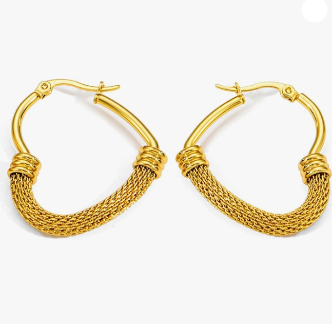 Boucles d’oreilles créoles dorées texturées en acier inoxydable