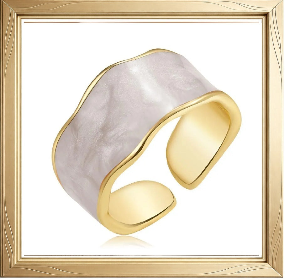 Bague Nacrée Ajustable Dorée – Acier Inoxydable Élégant | ZARIS PARIS