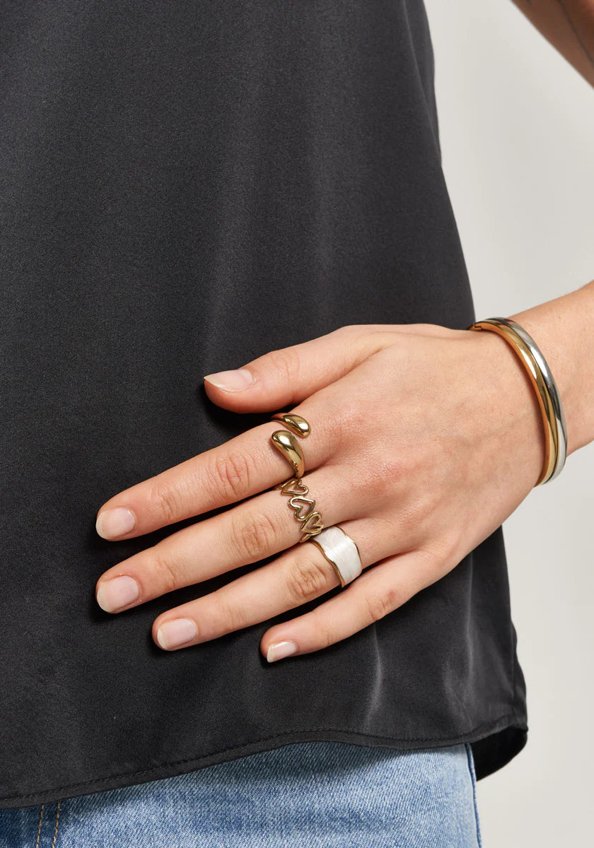 Bague Nacrée Ajustable Dorée – Acier Inoxydable Élégant | ZARIS PARIS