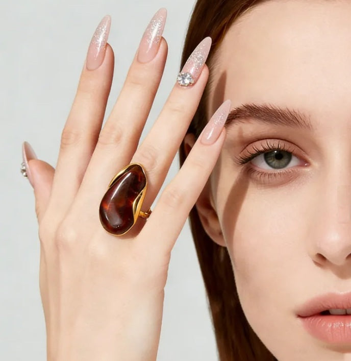 Bague Ouverte "Ambre Mella" en Résine & Acier Inoxydable - Design Unique en U